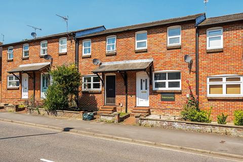 2 bedroom terraced house to rent, Station Road, Hertfordshire CM21