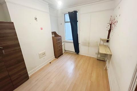 5 bedroom terraced house to rent, Khartoum Road, London E13