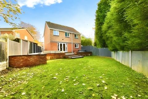 12 Tay Close, Stoke-on-trent, ST3 1UE