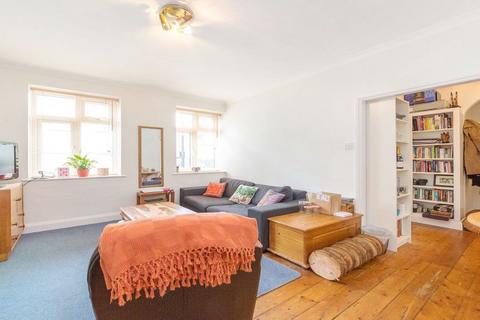 2 bedroom apartment to rent, W12