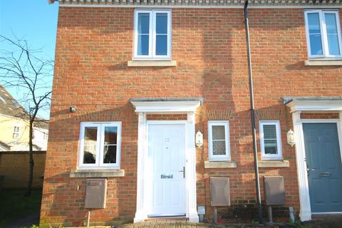 2 bedroom house to rent, Scott Avenue, Canterbury