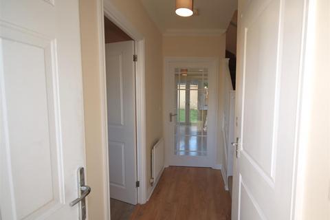 2 bedroom house to rent, Scott Avenue, Canterbury