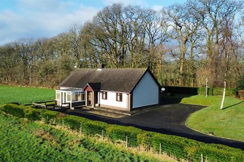 4 bedroom detached bungalow for sale, Rhyddlan, Llanybydder