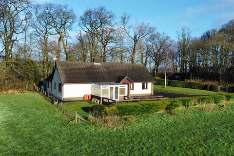 4 bedroom detached bungalow for sale, Rhyddlan, Llanybydder