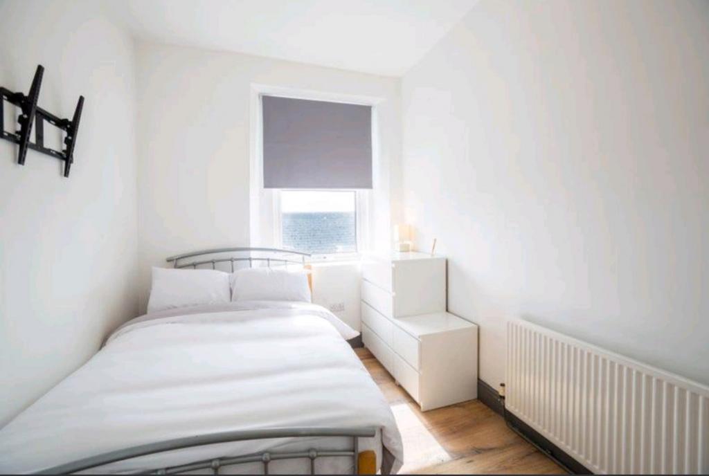 25 Clifton Place 7 bed house share - £450 pcm (£104 pw)