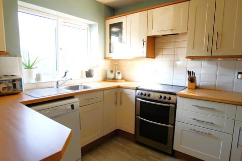 3 bedroom semi-detached house for sale, Larkspur Road, Worcester