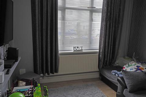 3 bedroom end of terrace house for sale, Elsenham Road, Grimsby DN31