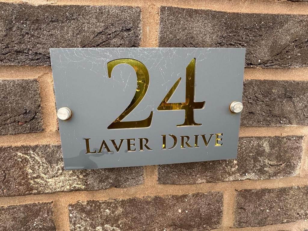 24 Laver Drive.jpg