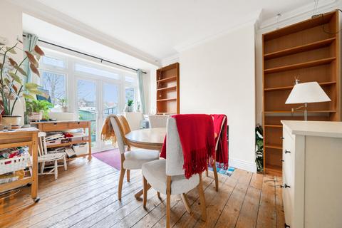 93 Caldbeck Avenue, Worcester Park, KT4 8BH
