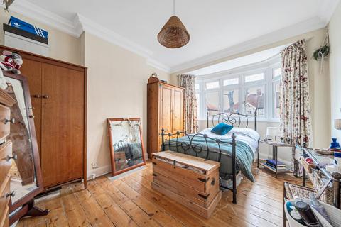 93 Caldbeck Avenue, Worcester Park, KT4 8BH