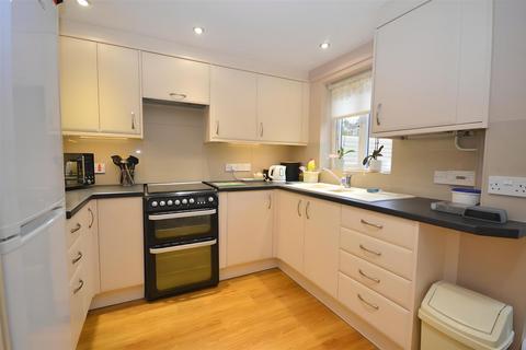 3 bedroom semi-detached house for sale, Garland Crescent, Dorchester