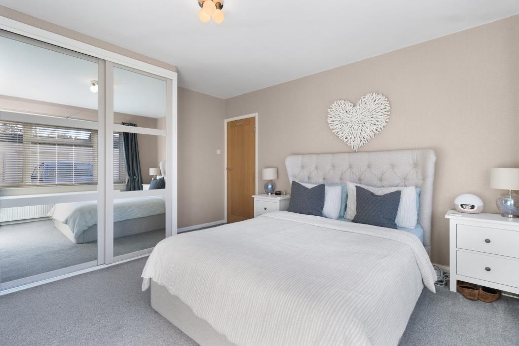 Bedroom 1.jpg