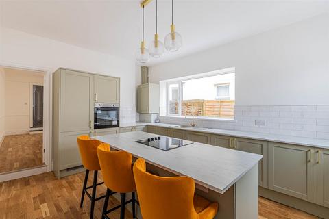 4 bedroom house for sale, Albany Road, Cardiff CF24