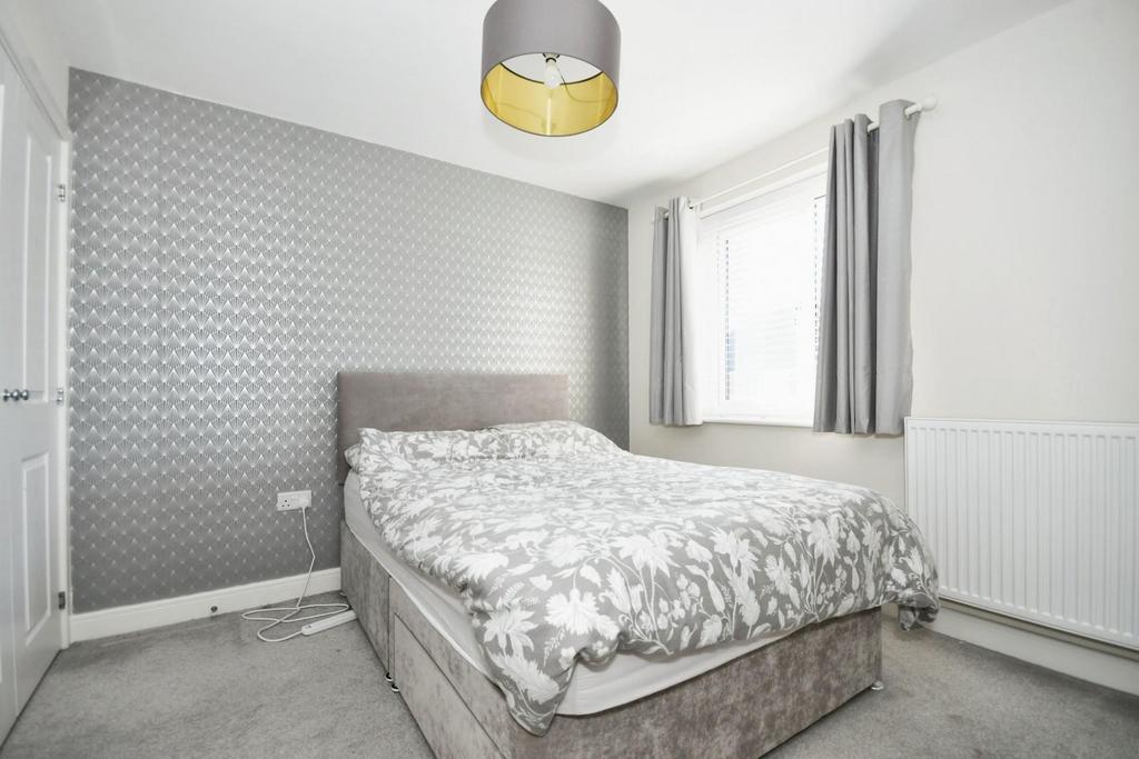 BEDROOM 1.jpg