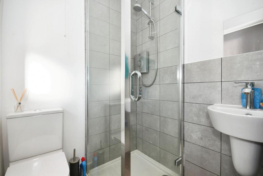 EN SUITE.jpg
