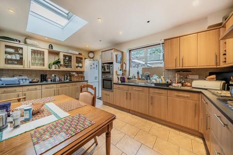 4 bedroom terraced house for sale, Conisborough Crescent, Catford