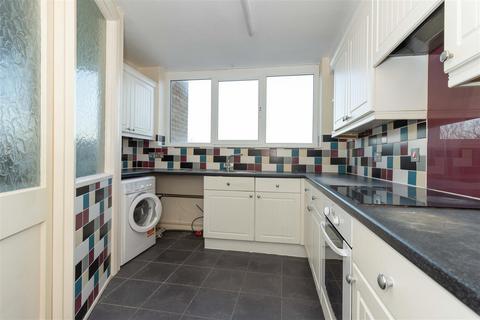 2 bedroom flat to rent, Boundary Road, Worthing