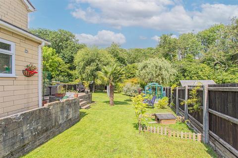 17 Brook Drive, Corsham, SN13 9AU