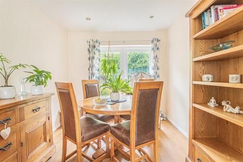 17 Brook Drive, Corsham, SN13 9AU