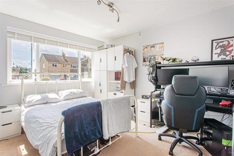 17 Brook Drive, Corsham, SN13 9AU