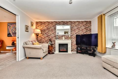 4 bedroom detached house for sale, Sturdee Close, Eastbourne