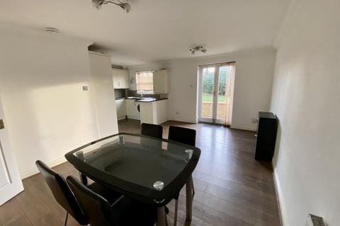 2 bedroom flat to rent, Becketts Court, Chelmsford, Essex, CM1