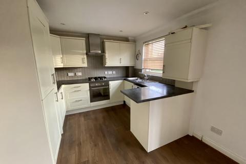 2 bedroom flat to rent, Becketts Court, Chelmsford, Essex, CM1