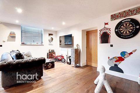 1 bedroom flat for sale, Kensington Way, Brentwood