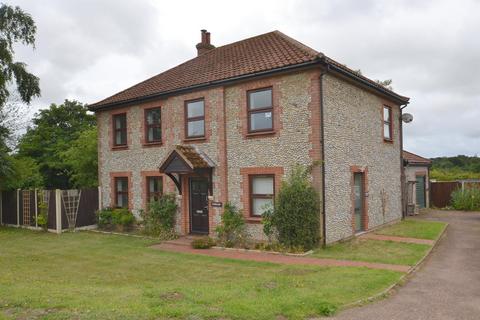 4 bedroom detached house to rent, Church Loke, Roughton, Norfolk