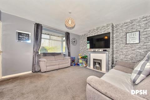 2 bedroom semi-detached house for sale, Hillcrest Avenue, Ossett