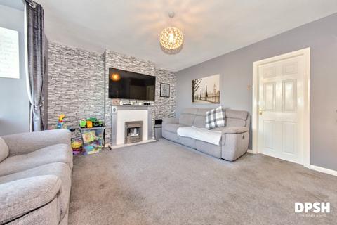 2 bedroom semi-detached house for sale, Hillcrest Avenue, Ossett