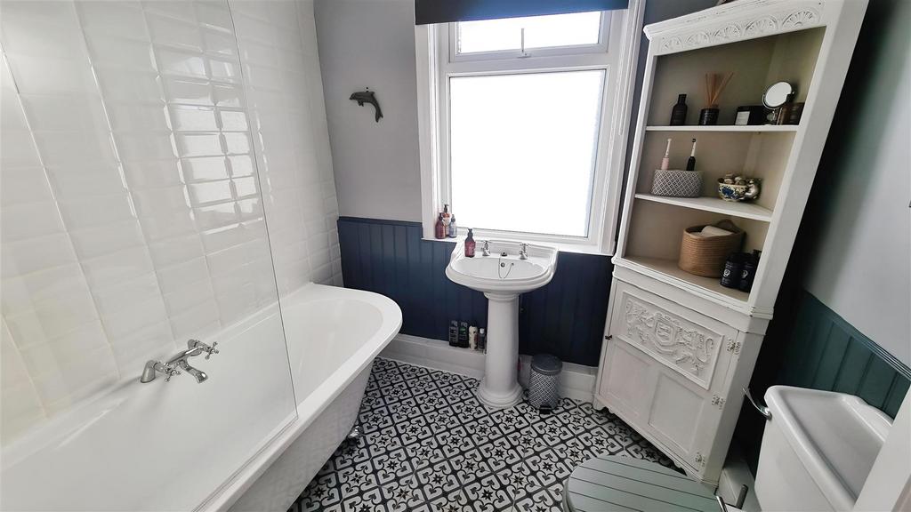 70ddc69c-c J LOU- 2 Em My AVF66 hpw.jpg