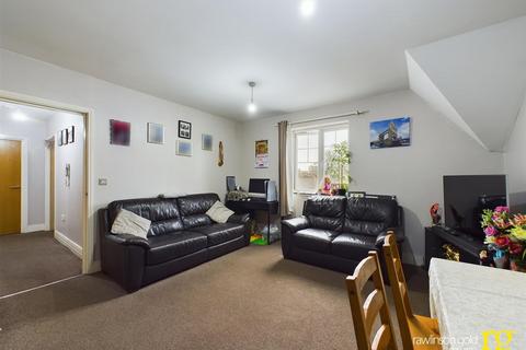 2 bedroom flat for sale, Rosslyn Crescent, Harrow