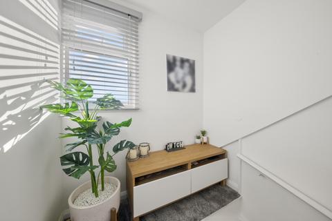 66a Drayton Bridge Road, London, W7 1EP