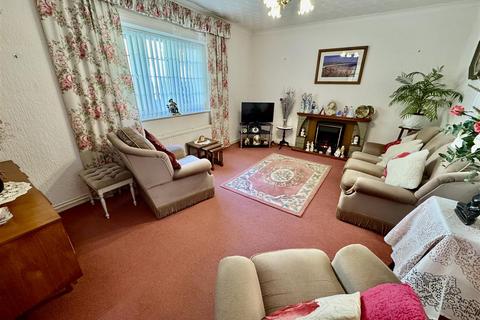 3 bedroom detached bungalow for sale, North Street, Pwllheli