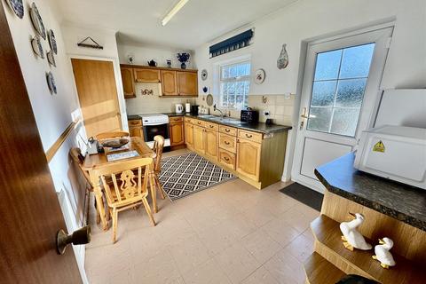 3 bedroom detached bungalow for sale, Plas Tanrallt, Pwllheli