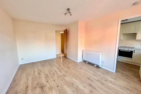 2 bedroom flat to rent, California Close, Colchester, CO4