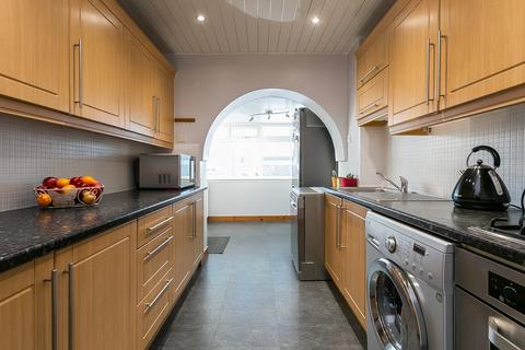 9 Buckstone Row, Edinburgh, EH10 6TW