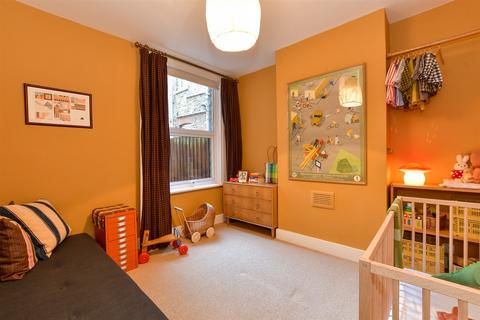 2 bedroom ground floor flat for sale, Fleeming Road, Walthamstow