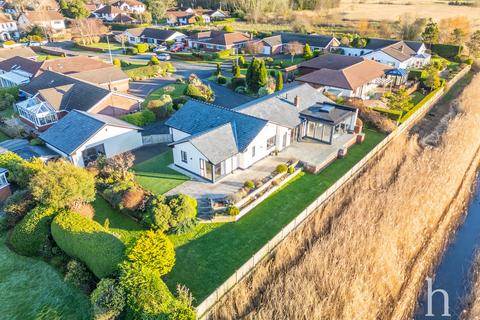 4 bedroom bungalow for sale, The Anchorage, Neston CH64