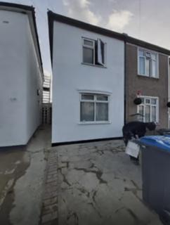 3 bedroom terraced house to rent, Stanley Road, Croydon, Surrey, CR0