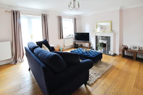 3 Cavendish Mews, Drighlington, Bradford, BD11 1DD
