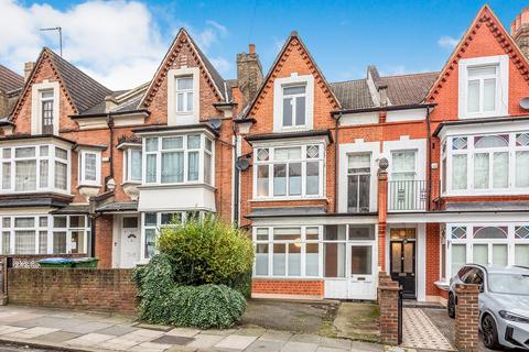 Wellington Gardens, Charlton, London