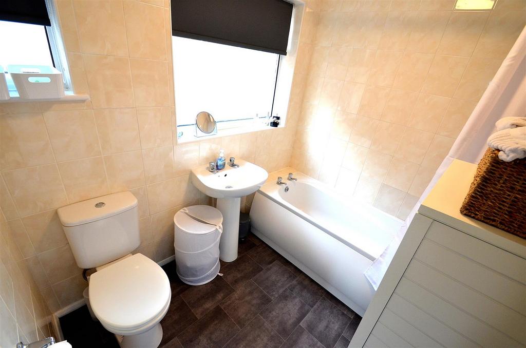 Bathroom .JPG