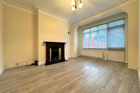 3 bedroom terraced house for sale, Eastern Avenue, Ilford