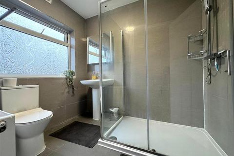 477 Eastern Avenue, Ilford, IG2 6LS