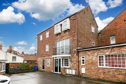 2 bedroom apartment for sale, Chapmangate, Pocklington, York, North Yorkshire, YO42 2BJ