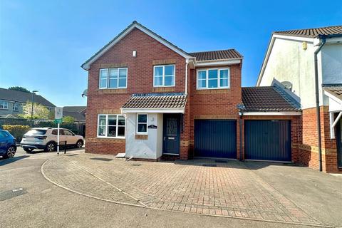 4 bedroom detached house for sale, The Spires, Lydney GL15