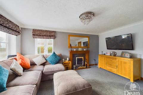 4 bedroom detached house for sale, The Spires, Lydney GL15