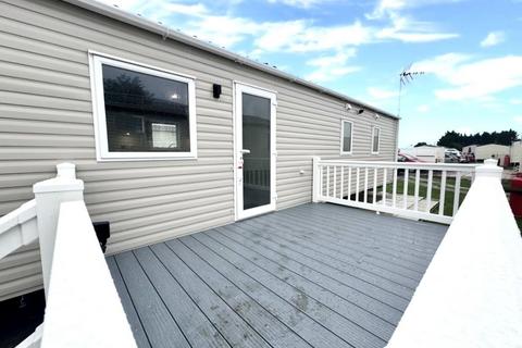 2 bedroom park home for sale, St. Osyth Beach Holiday Park, Beach Road, Clacton-on-Sea